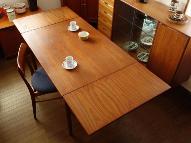 北欧ダイニングテーブル拡張式｜アンバーデザイン