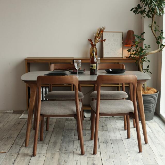 モダンなアッシュ材ダイニングチェア｜北欧家具通販 アンバーデザイン