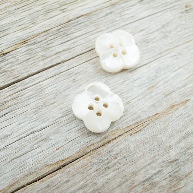 デザイン貝ボタン クローバー 白蝶貝18mm | 貝ボタン□タカシマ□