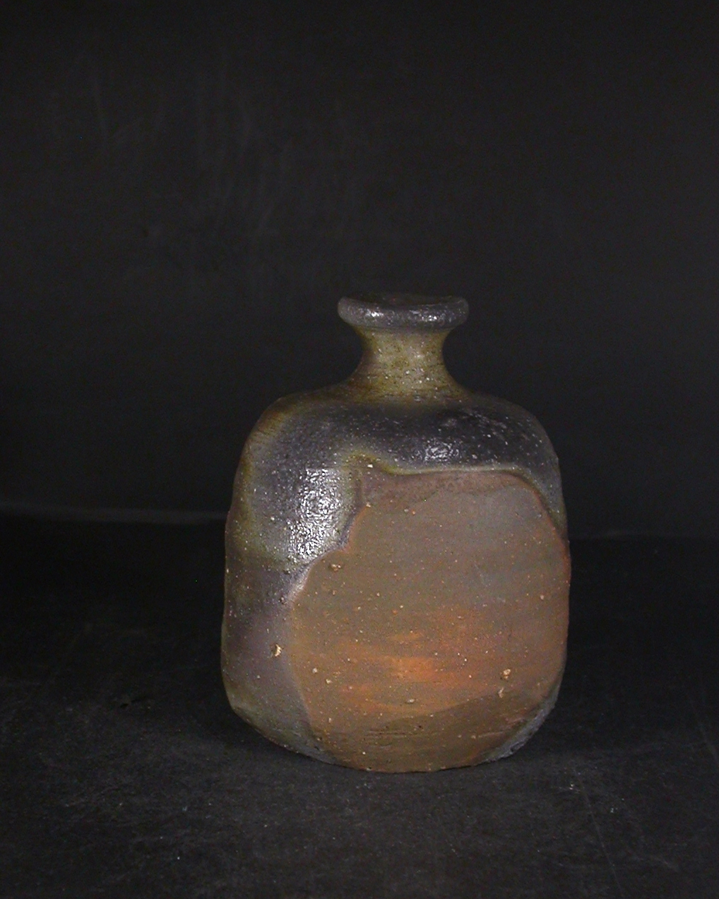 備前焼 登窯 備前市無形文化財 柴岡 紘一 共箱付き窯変徳利6 備前焼卸