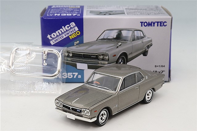 CAM@ 1/43 日産 セフィーロ ワゴン (WA32) 1997 プラチナホワイトパール