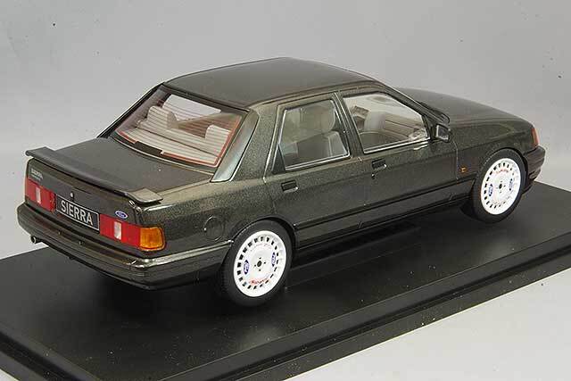 モデルカーグループ 1/18 フォード シエラ コスワース 1988 メタリック