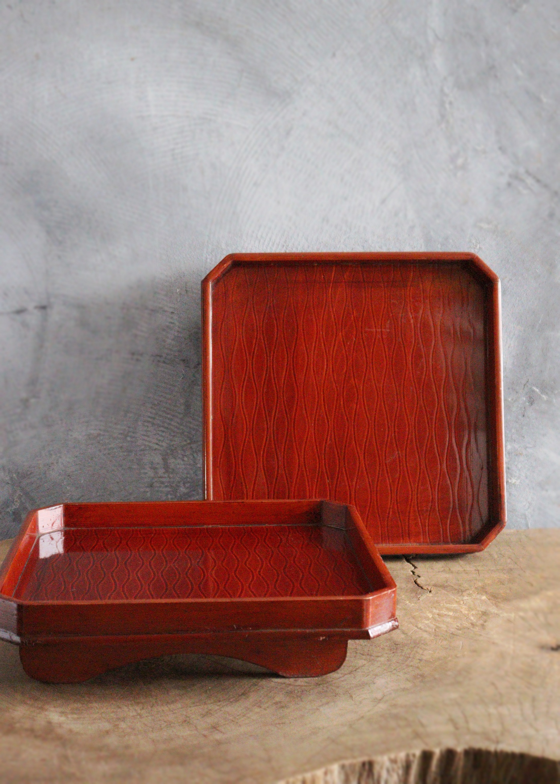 春慶立涌紋隅切り足付き膳Antique Sam's Collection