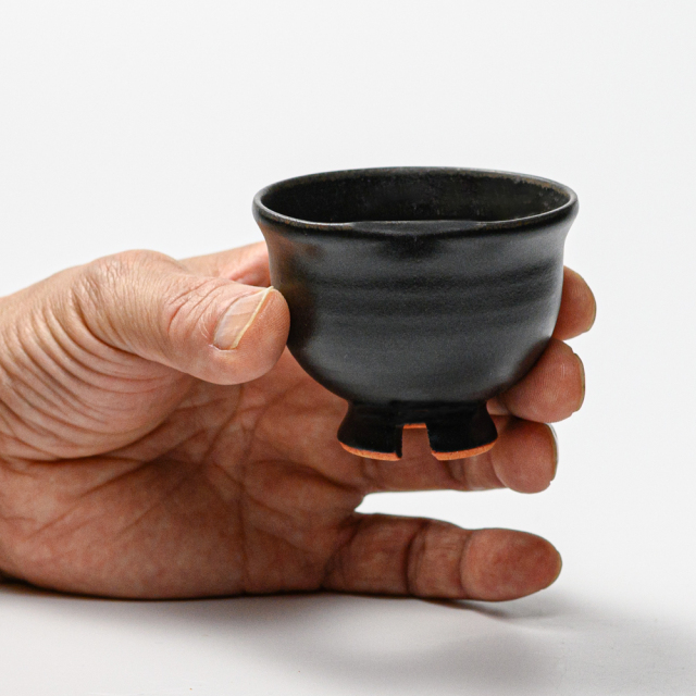 萩焼(伝統的工芸品)ぐい呑黒釉丸猪口