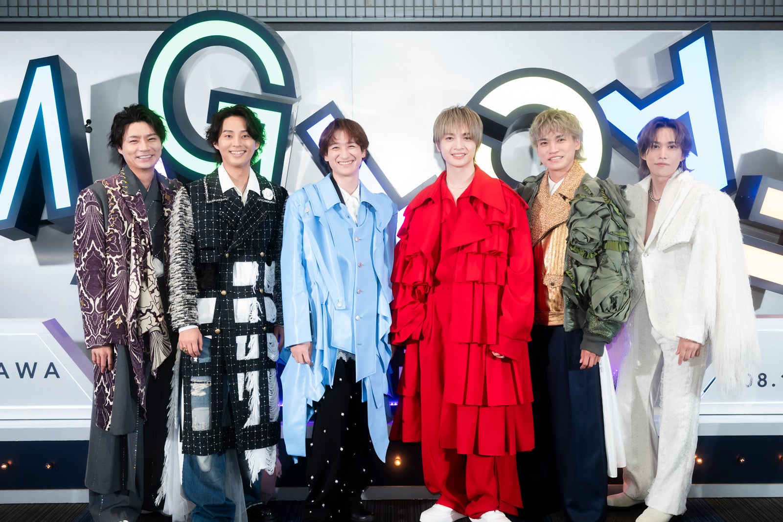 キスマイ、デビュー14周年ライブに人気芸人サプライズ登場 新曲発表