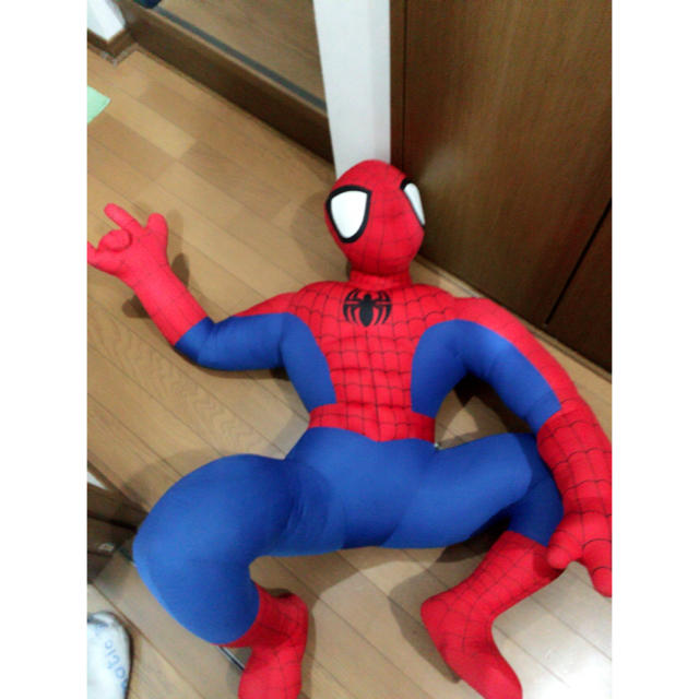 スパイダーマン 特大ぬいぐるみの通販 by BunnyGirl❤︎｜ラクマ