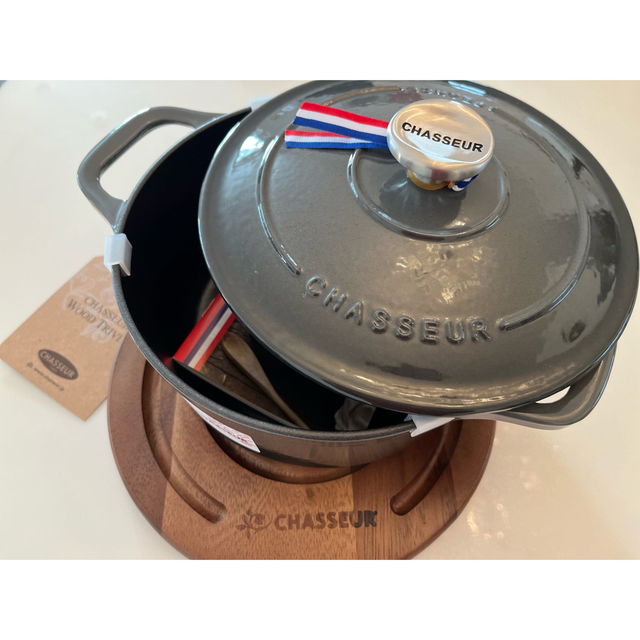 ☆新品未使用CHASSEURキャセロール18＆ウッドトリベットセット