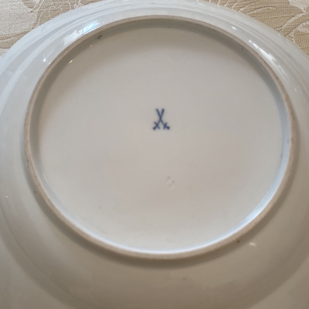 MEISSEN - 【古マイセン】深い臙脂／3つ窓 22金彩 飾り皿「恋人文