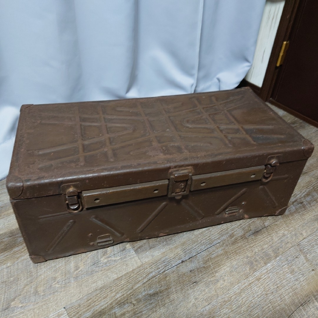 旧日本軍 将校用トランク 金属製 当時物の通販 by ハクイ's shop｜ラクマ