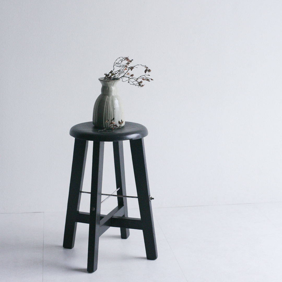 VINTAGE - 丸スツール ケヤキ材 無垢材 古家具 ダイニングチェア 丸