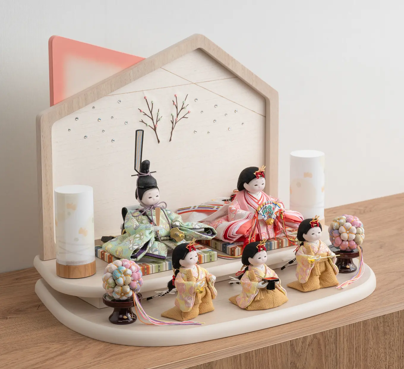 雛人形「うたうた 衣装着・手まり尽くし・桜色」｜雛人形の通販 ふらここ
