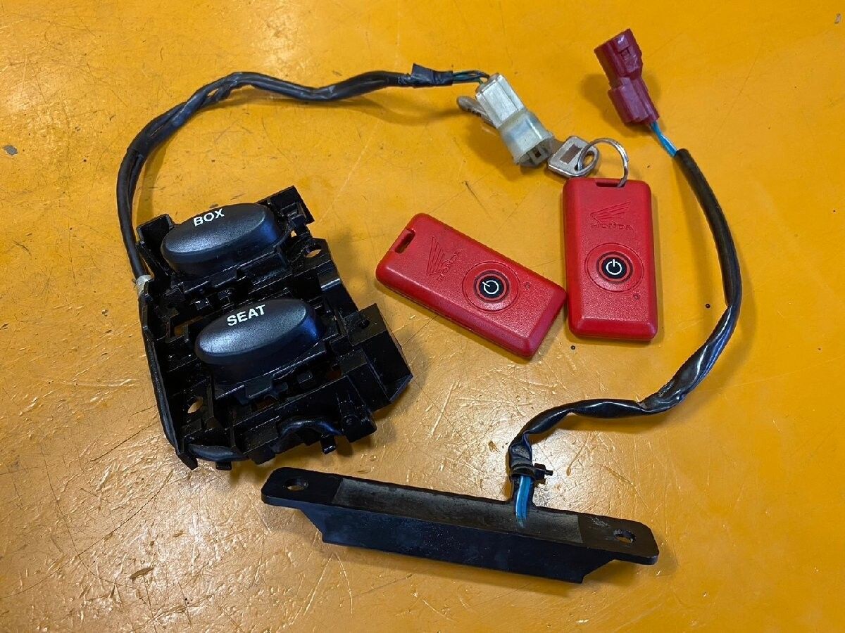 ウェビックガレージセール | 【送料無料】[TF 54126]ホンダ フォルツァ