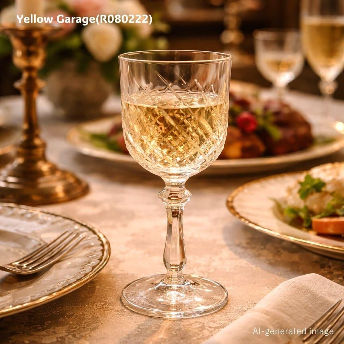 繊細な輝きを楽しむ ― アンティーク クリスタルカット ワイングラス