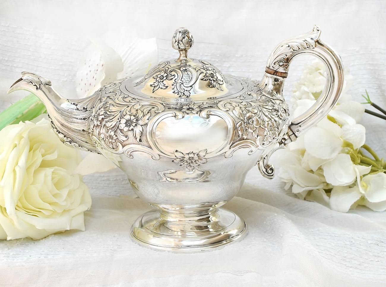 英国アンティーク銀器【純銀】1837年 美装飾ティーポット エディンバラ