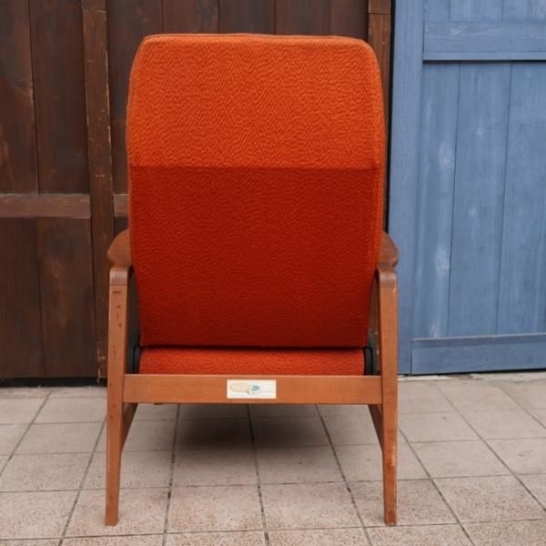 アメリカヴィンテージ家具のリクライニングソファです。クラシカルで