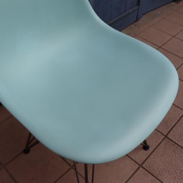 Hermanmiller(ハーマンミラー)社のイームズ ワイヤーベースサイド