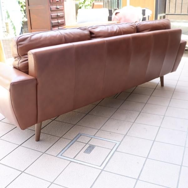 人気のunico(ウニコ)よりMOLN(モルン) レザー 3シーターソファーです
