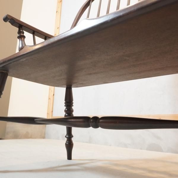 松本民芸家具のクラシックな＃513型ウィンザーチェア3人掛けです