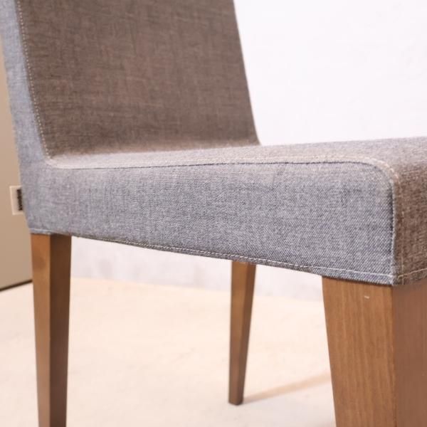 ACTUS(アクタス)で取り扱われていtaFB ウォールナット材ダイニング