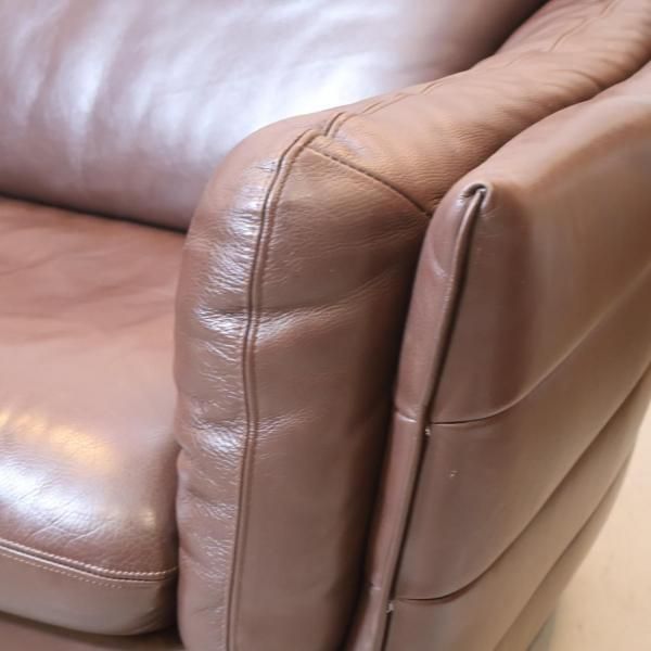 イタリアNATUZZI Editions(ナツッジ エディションズ)のGELOSO 総皮革 3