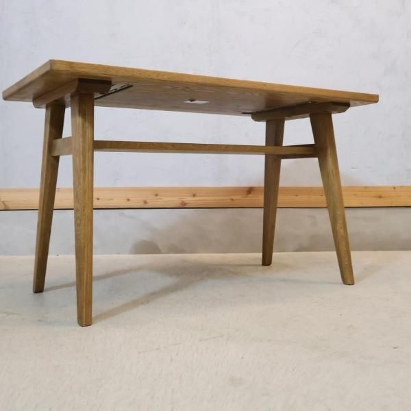 unico(ウニコ)ADDAY(アディ)カフェテーブルです。木の表情を生かした