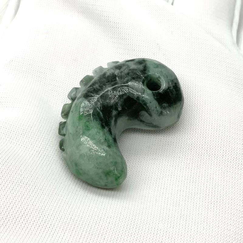 糸魚川翡翠 勾玉 獣型 】 国産 天然石 糸魚川産翡翠 ひすい ヒスイ