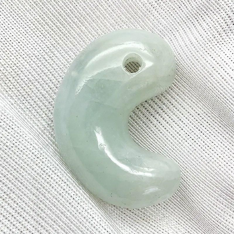 糸魚川翡翠(青翡翠)入りコン沢産 勾玉 巴型 】 | めのうの店川島【公式