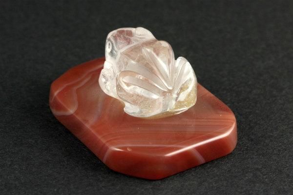 水晶 カエル×赤メノウ 19g｜天然石 通販のキラリ石