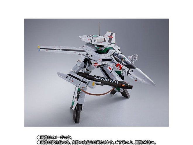 バンダイ、劇場版「VF-1A バルキリー（柿崎速雄機）」を1/48相当で