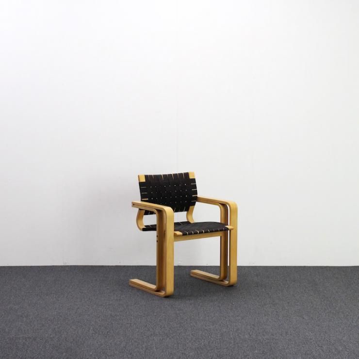 ビンテージ アームチェア｜MAGNUS OLESEN｜karf・Blackboard