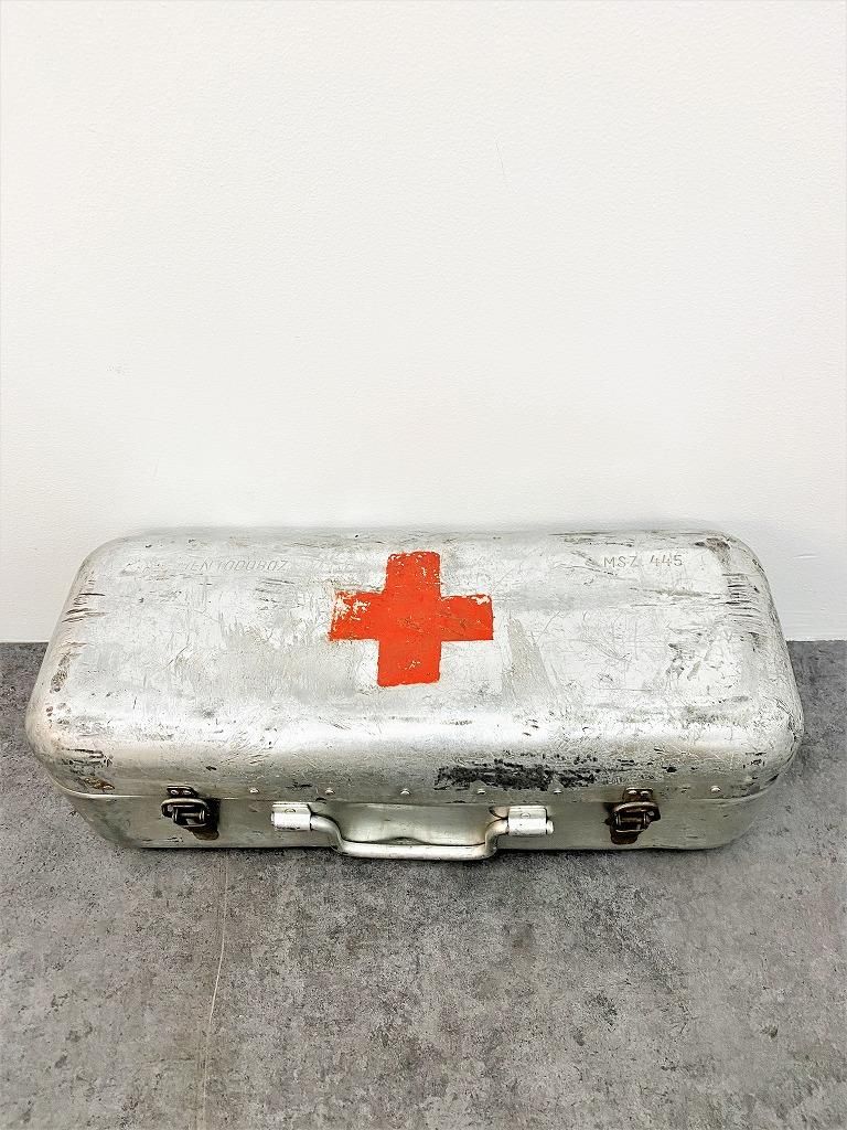 ヴィンテージ ハンガリー軍 ファストエイドキット/救急箱