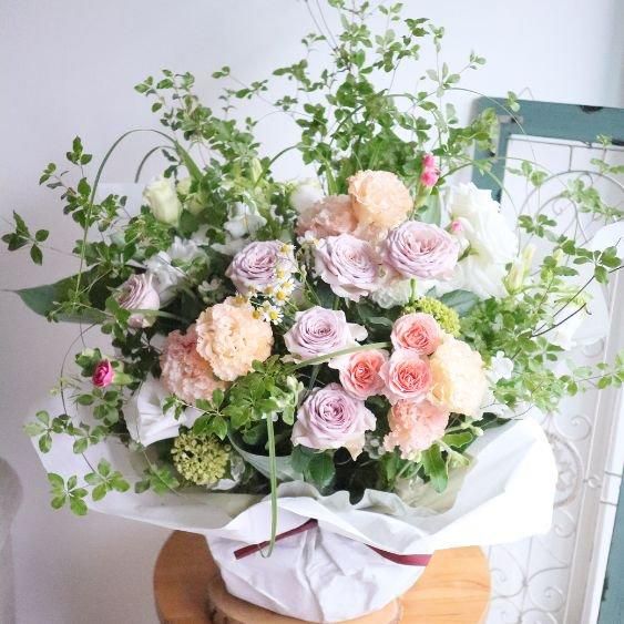 フラワーアレンジ】Lサイズ 白・ピンク系（当日配達可）‐サムライフラワー