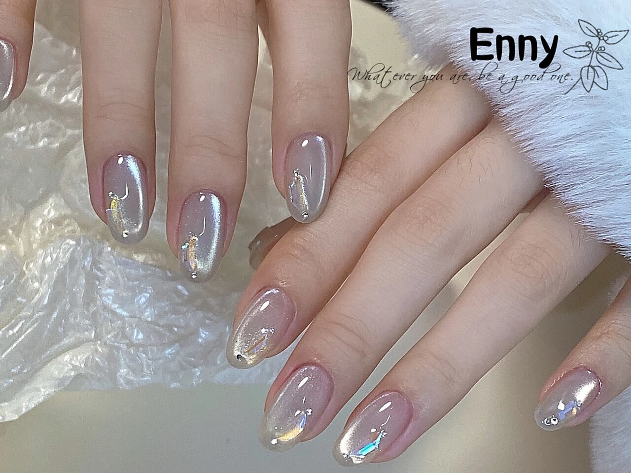 2026年冬トレンド】ホワイト ワンカラー ハンドのネイルデザイン集