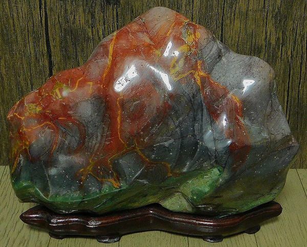 緋山酔恭「山水石美術館」 全国の水石・美石を紹介 佐渡 雷光石、青玉石