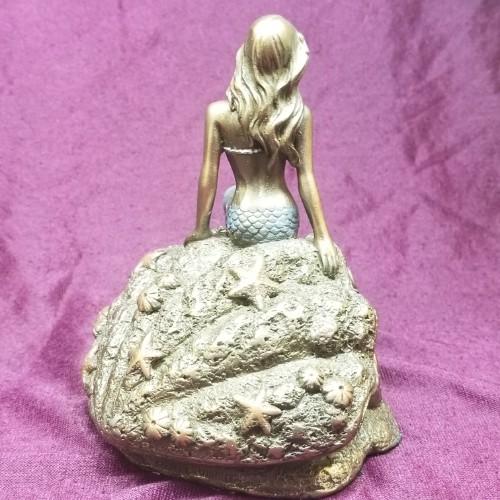 貝殻に座ったマーメイドの像【人魚・置物・小箱・宝石箱・オブジェ