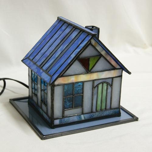 ステンドグラス ミニハウスランプ（B）水色の屋根 : ステンドグラス
