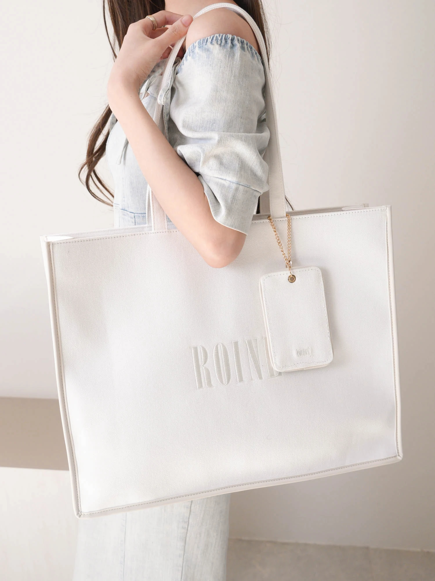 LIP SERVICE（リップサービス）｜ ポイントロゴスクエアトートバッグ