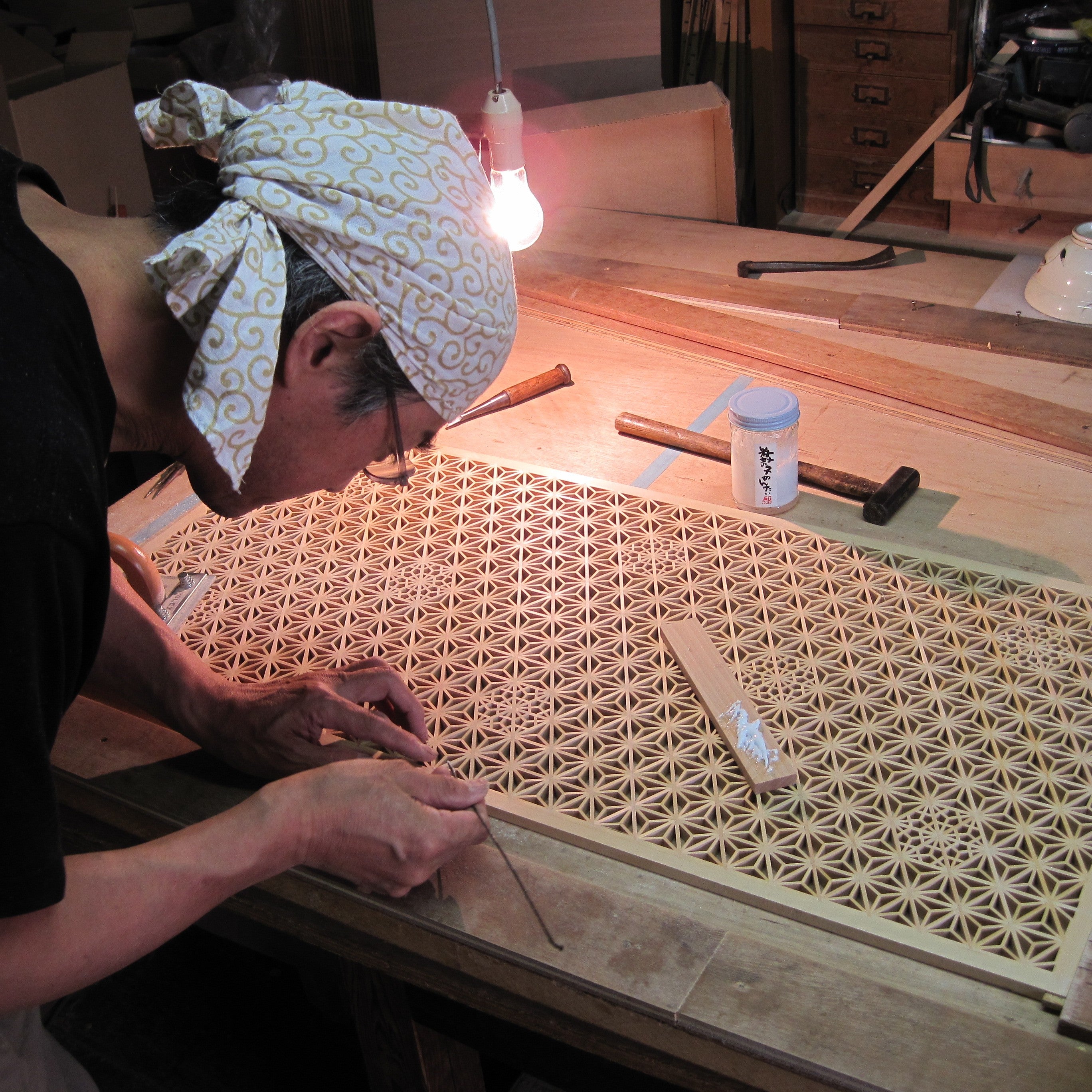 組子細工 フロアランプ | 麻の葉格子 | 木のあかり