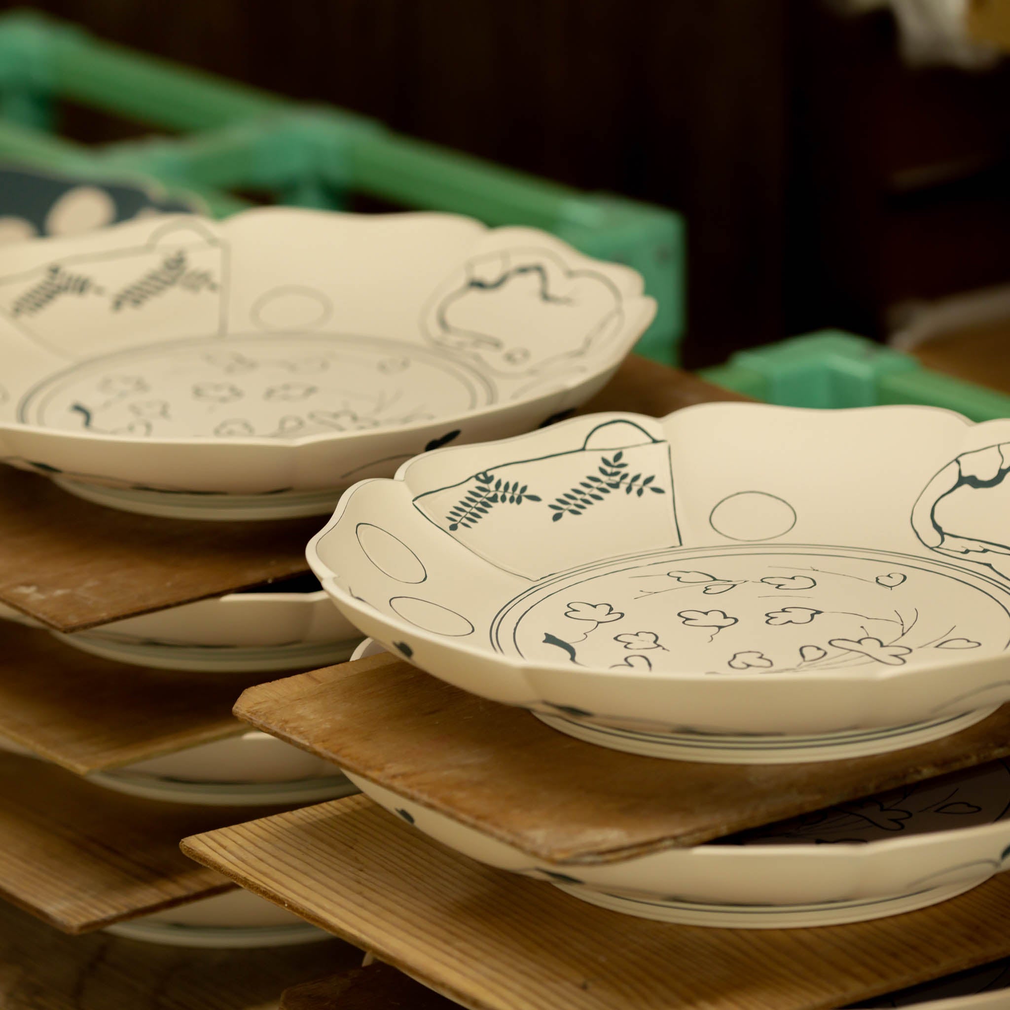 有田焼 | 盛皿 中 | 琳派 古伊万里様式 | 賞美堂