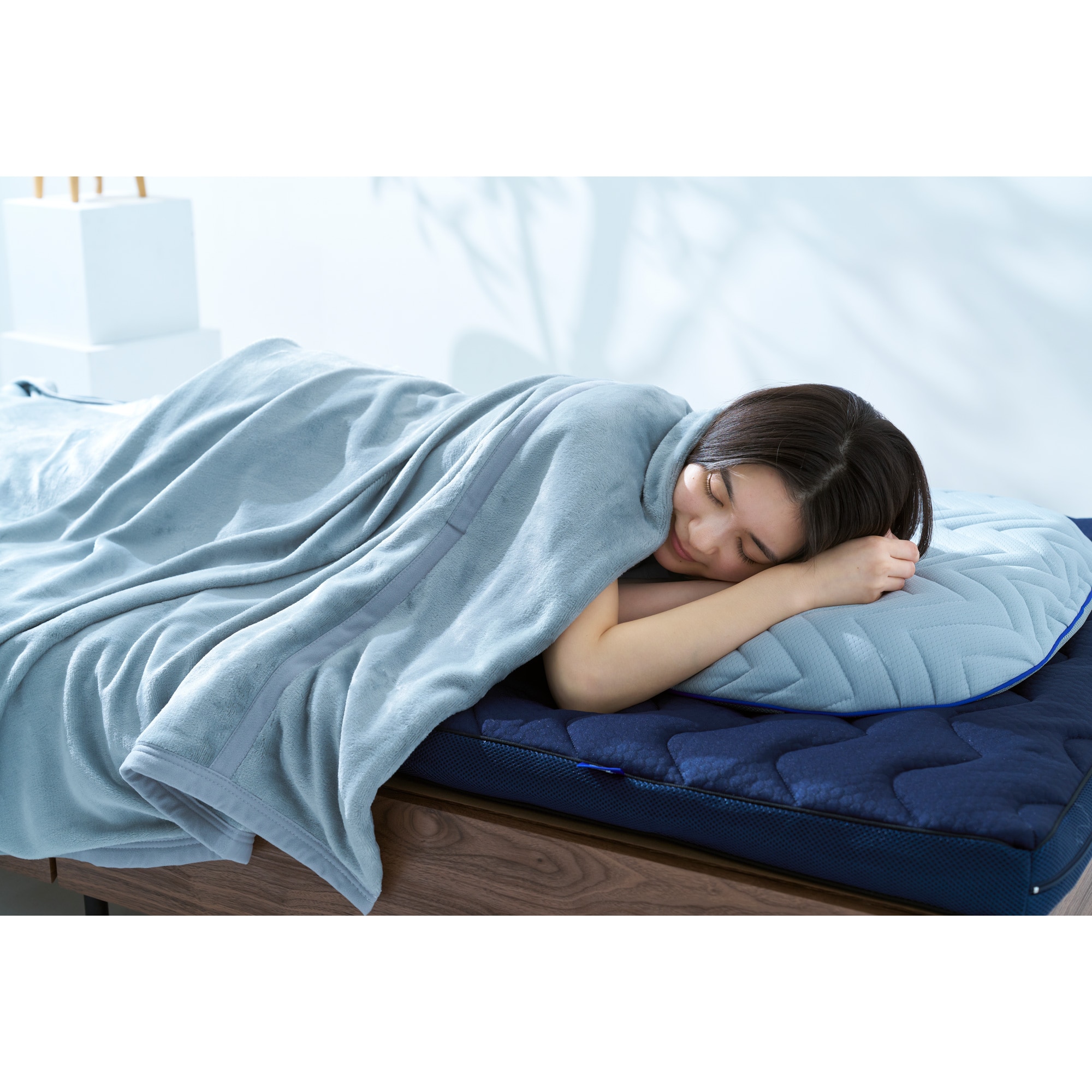 吸湿発熱】ブレスサーモ毛布（シングル）|C2JNBY52|寝具|健康・日常