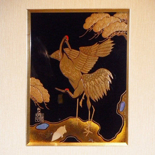 輪島塗 掛軸 -松・鶴亀の高蒔絵仕上げ- [黒色] 梨地・螺鈿(ラデン