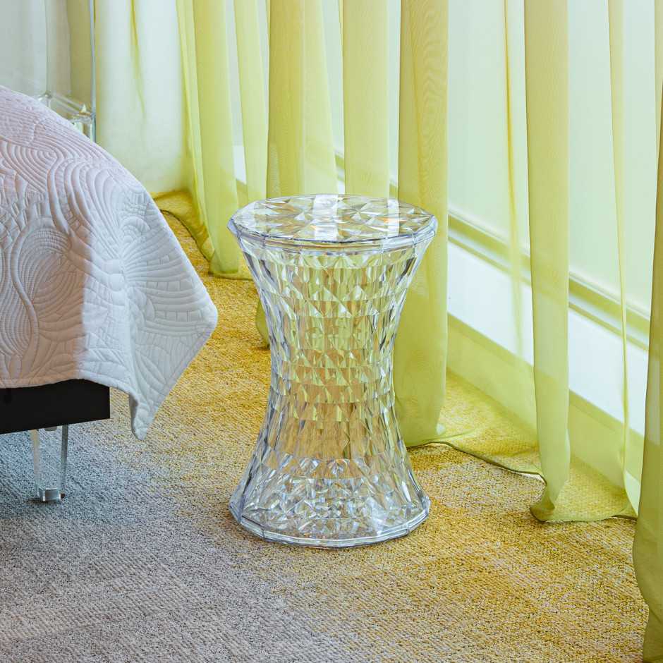 名作デザイン図鑑】日常の中にこそ魔法を。宝石のようなスツール