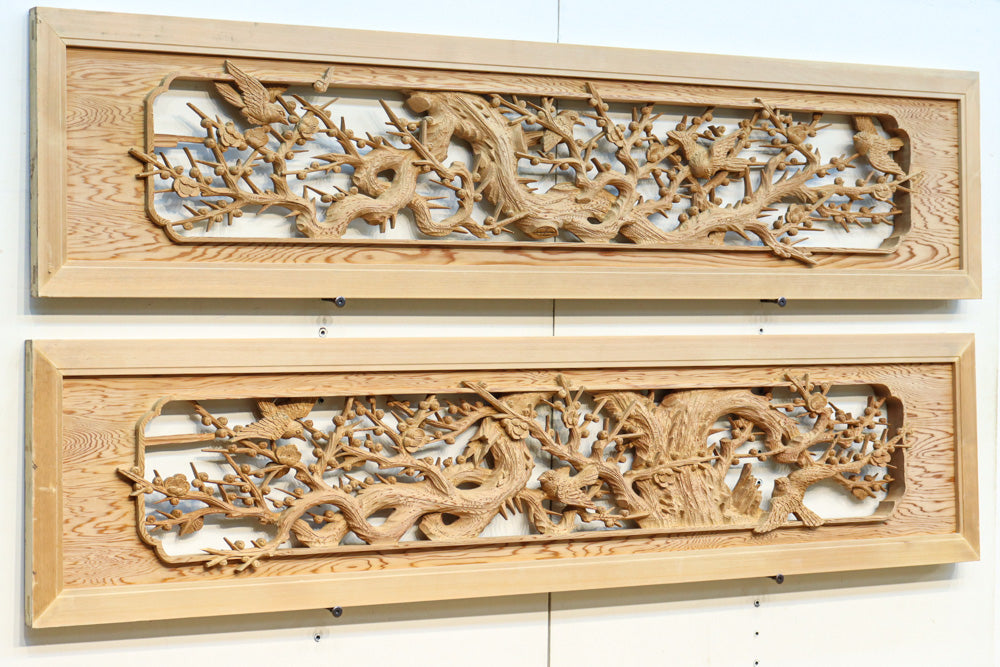 梅と雀の風流な絵柄を繊細に描いた深彫り彫刻欄間 EZ2066ab 在庫(a:1 b