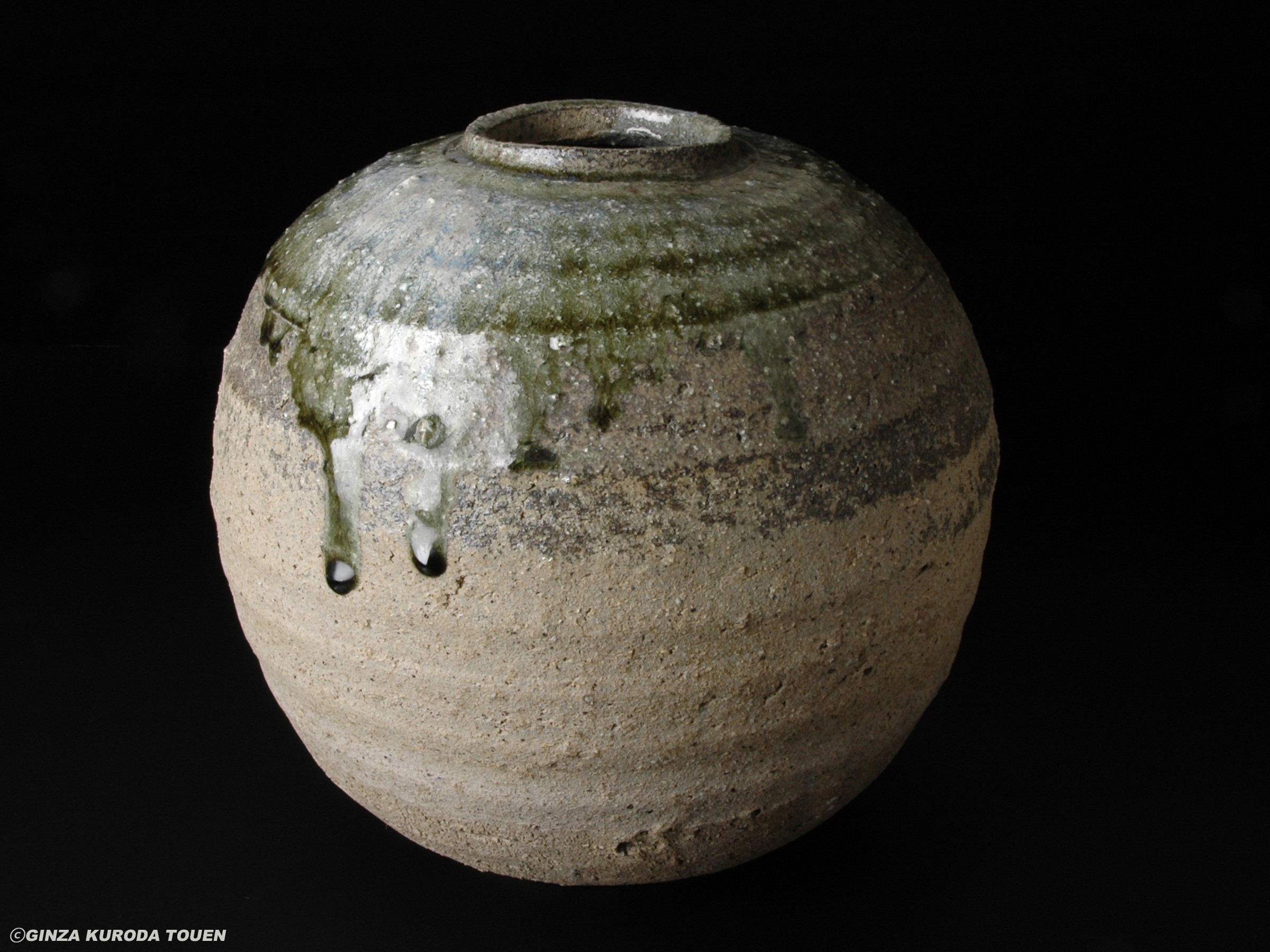 加守田章二 灰釉壷 | 銀座 黒田陶苑