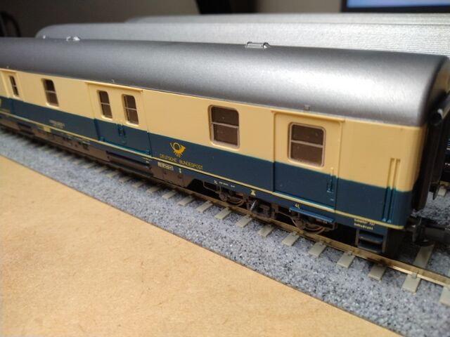 ドイツ鉄道 客車導入 ROCO製タルキスブルー客車 : クローゼットの中の