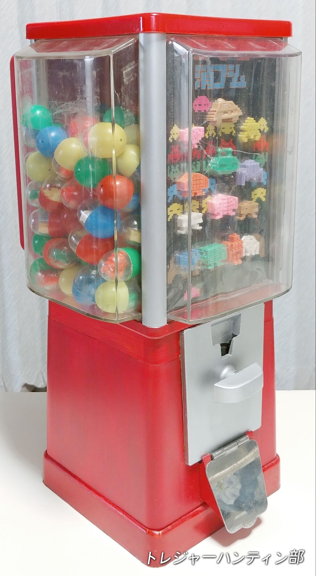 日記 コスモスの20円ガチャガチャの小さな駄玩具を見てみた。 昭和