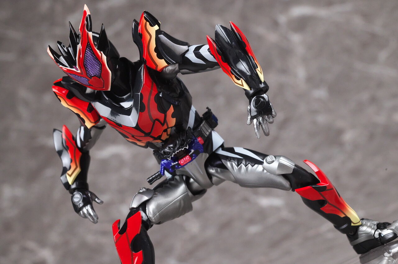 S.H.フィギュアーツ 仮面ライダービターガヴ スパーキングミフォーム