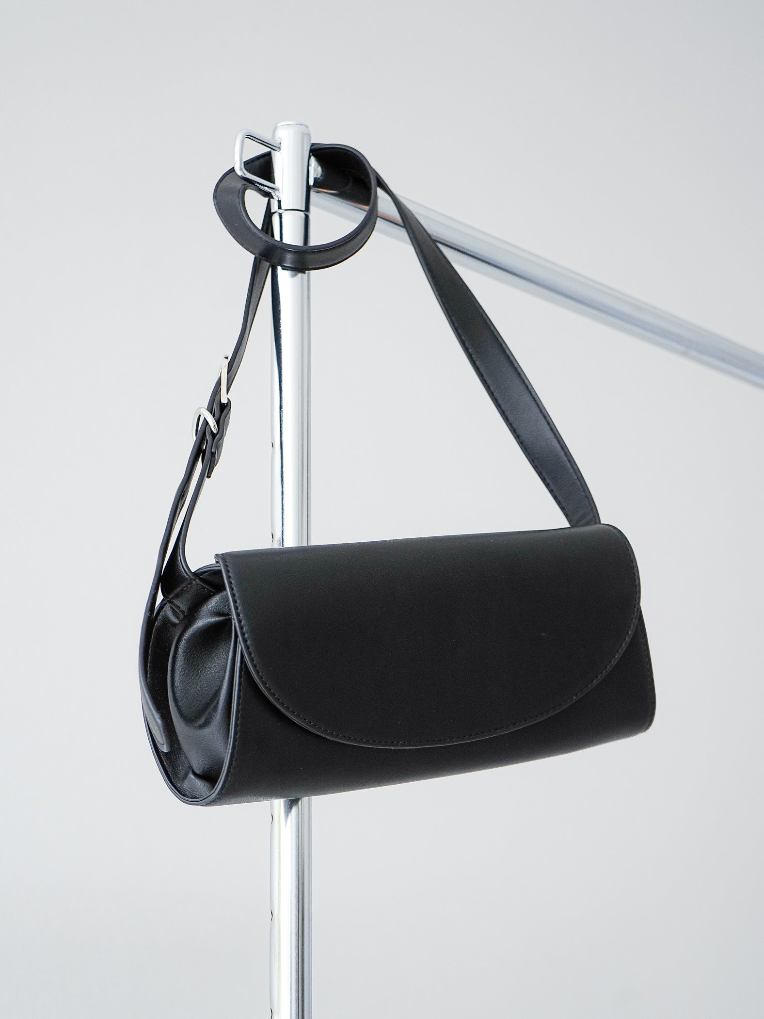 予約]フラップショルダー横長BAG /ブラック – Lumier