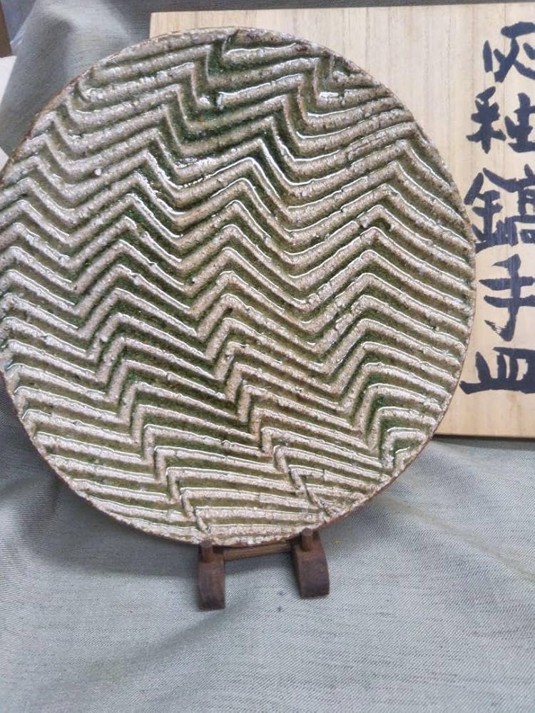 Amazon.co.jp: 益子焼 坂田甚内 灰釉縞手皿 径26cm ホビー グッズ