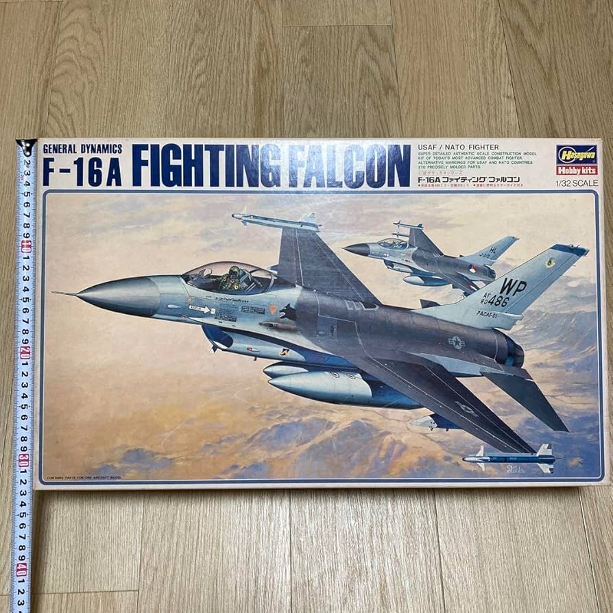 Amazon | ハセガワ F-16A FIGHTING FALCON 1/32 | プラモデル 通販